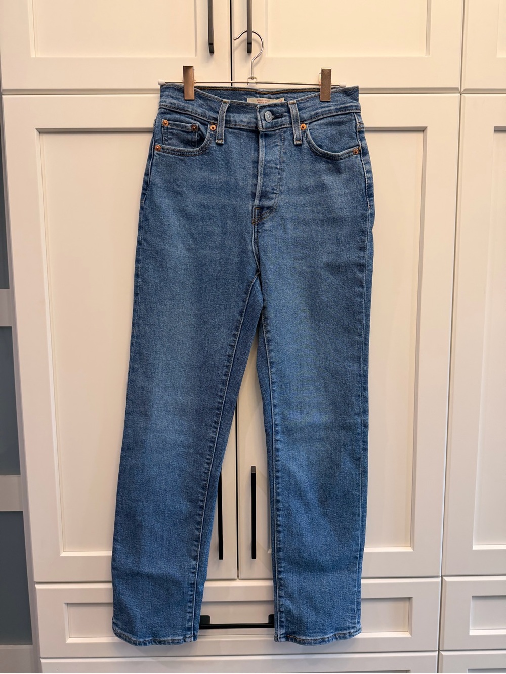 Levi's Women's Wedgie Straight Jeans in Medium Blue Denim